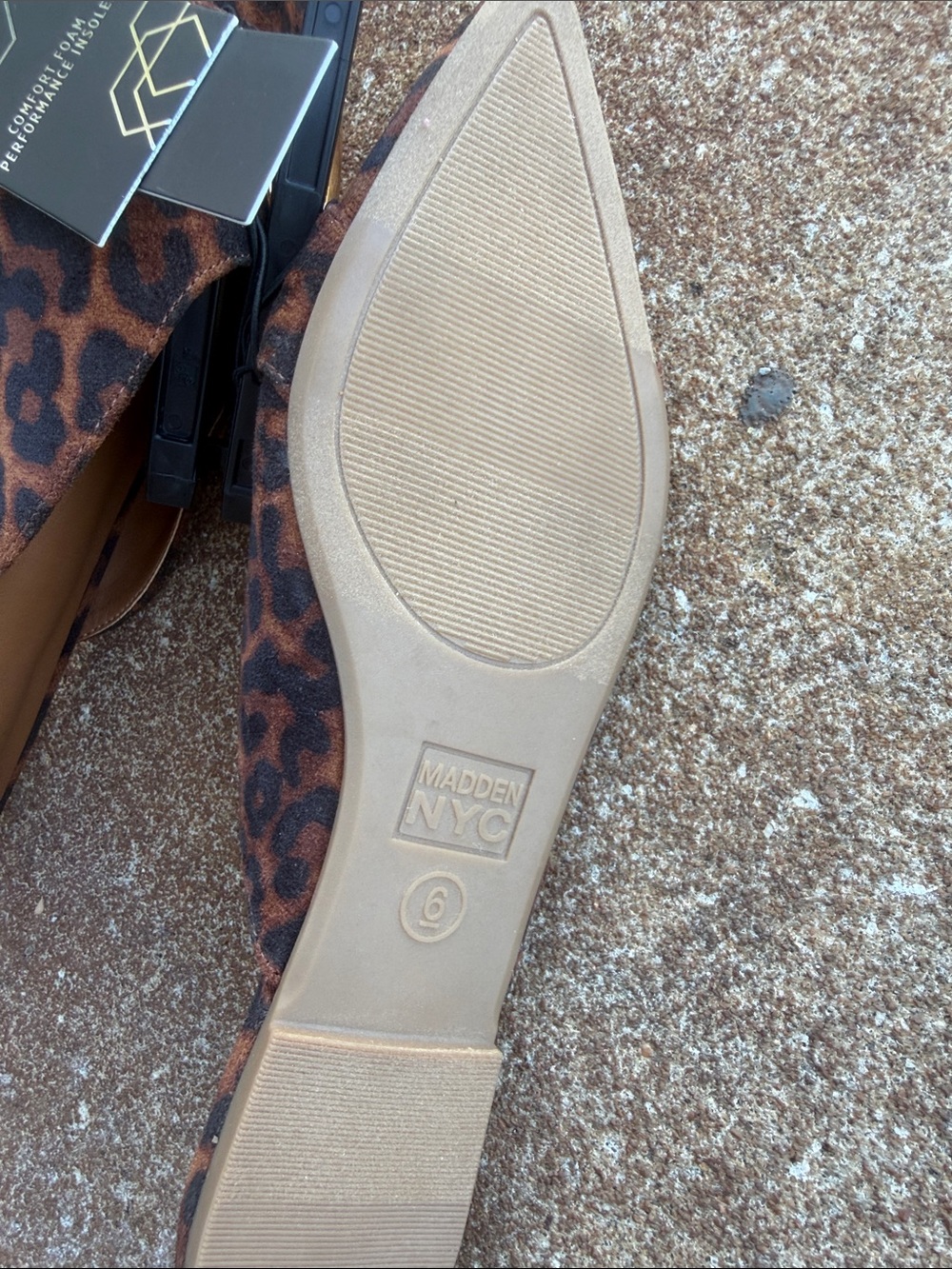 Madden NYC Leopard Print Pointed Toe Flats with Gold Ring. Size 6 NWT - Picture 7 of 7